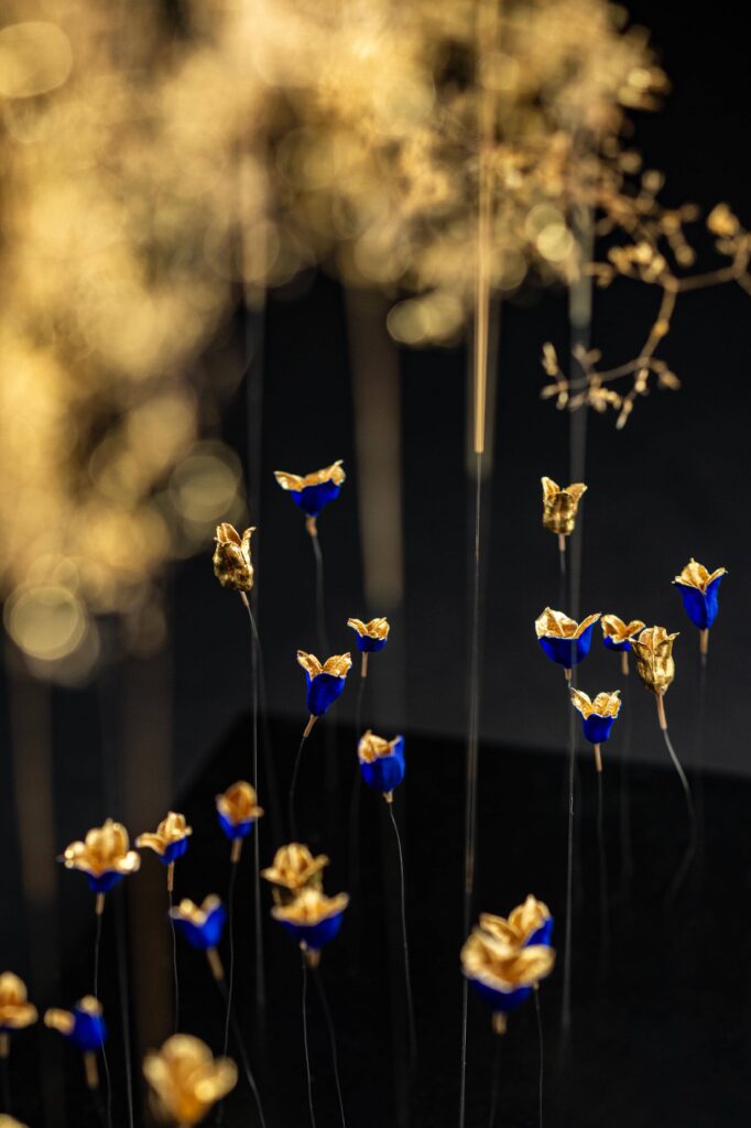 flanerie-en-sous-bois-detail-sophie-blanc-doreuse