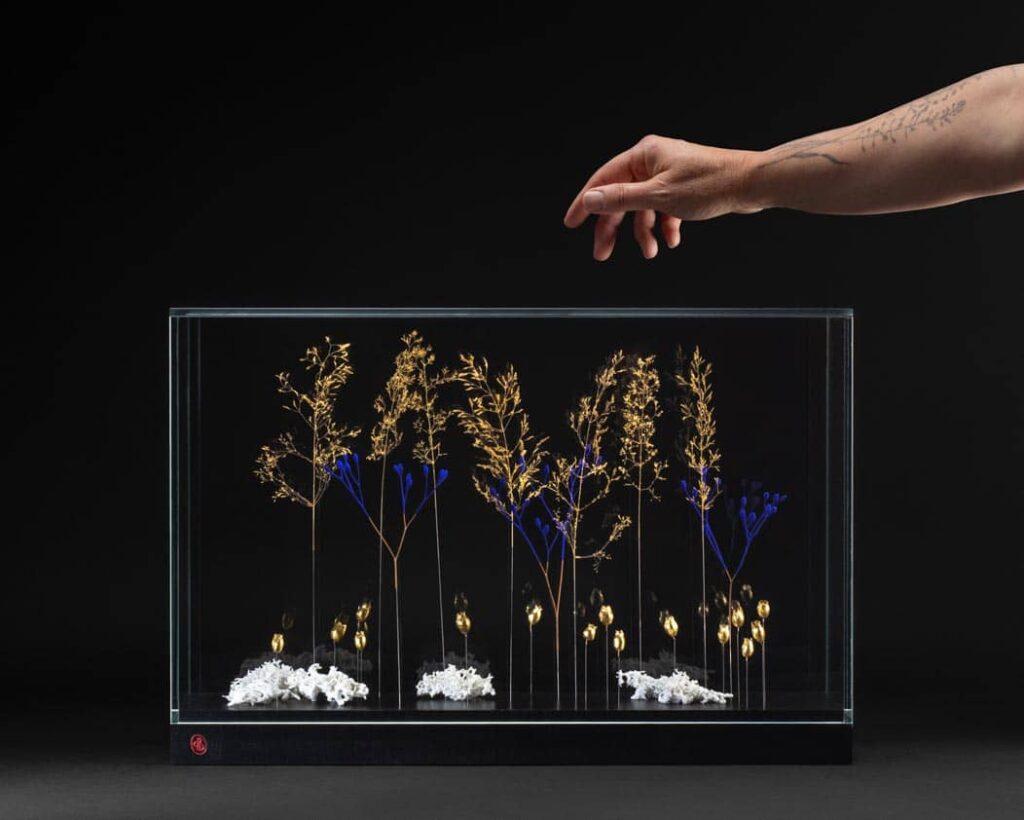 aux-sources-de-la-reverie-sophie-blanc-doreuse-main